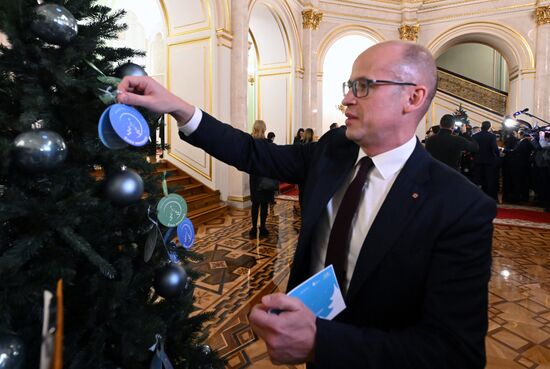 Президент РФ В. Путин провел заседание Госсовета по вопросам реализации молодёжной политики