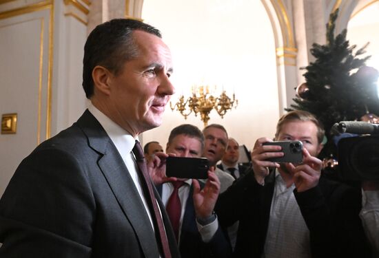 Президент РФ В. Путин провел заседание Госсовета по вопросам реализации молодёжной политики