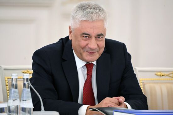 Президент РФ В. Путин провел заседание Госсовета по вопросам реализации молодёжной политики