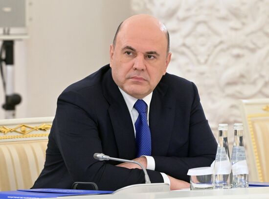 Президент РФ В. Путин провел заседание Госсовета по вопросам реализации молодёжной политики