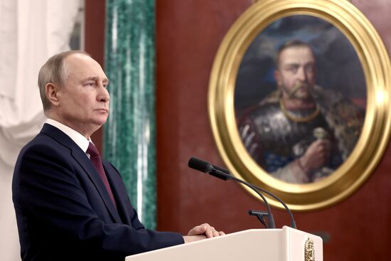 Президент РФ В. Путин провел заседание Госсовета по вопросам реализации молодёжной политики