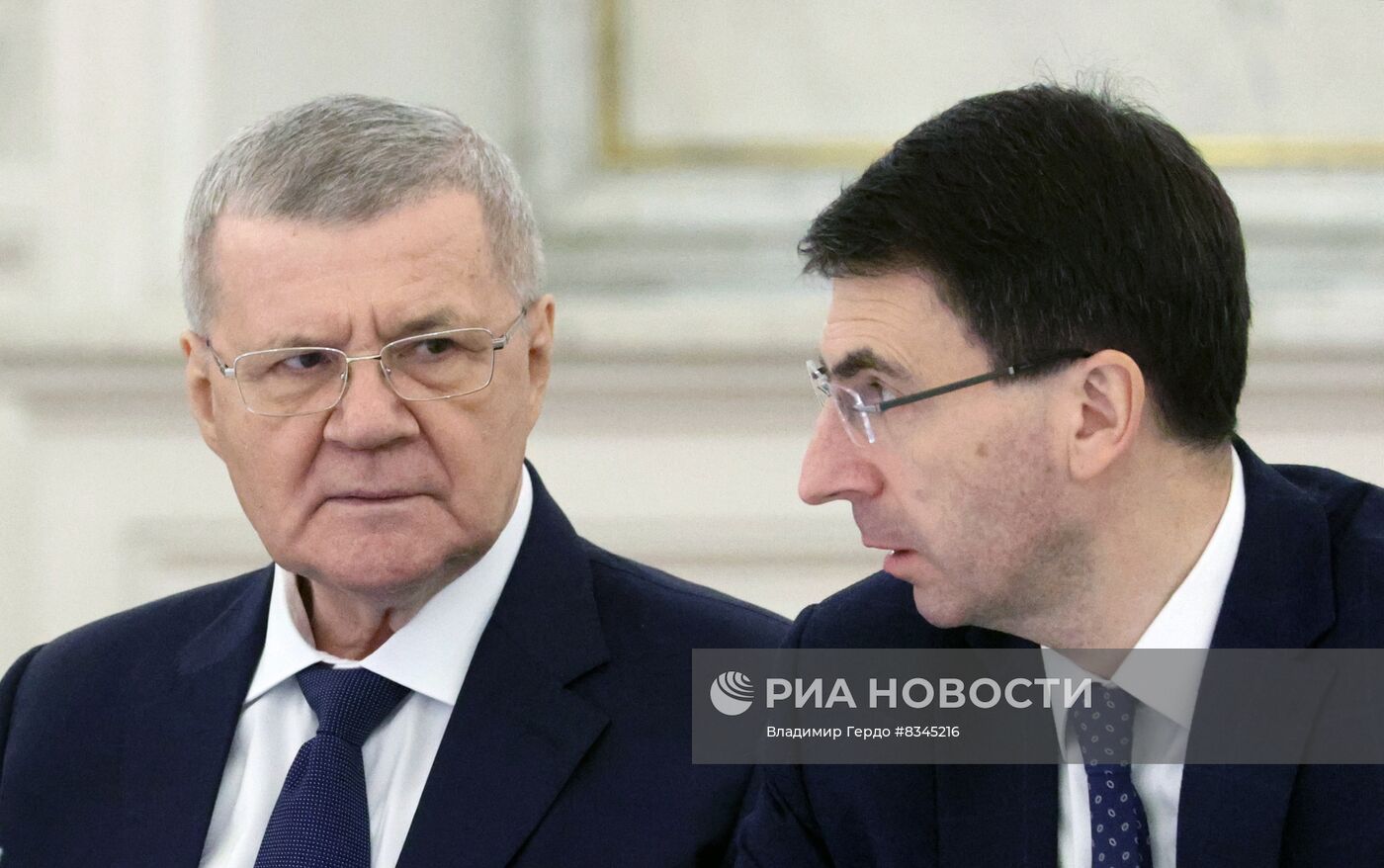 Президент РФ В. Путин провел заседание Госсовета по вопросам реализации молодёжной политики