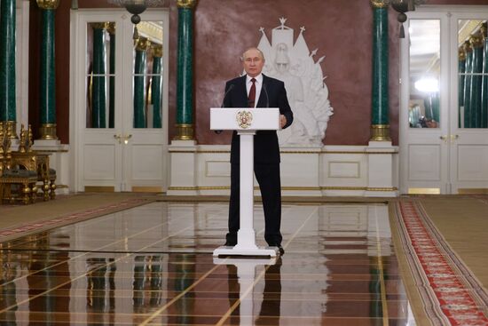 Президент РФ В. Путин провел заседание Госсовета по вопросам реализации молодёжной политики