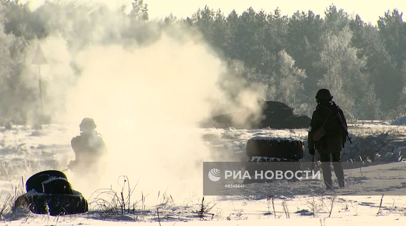Российские и белорусские военнослужащие проводят совместные занятия на полигоне Брестский