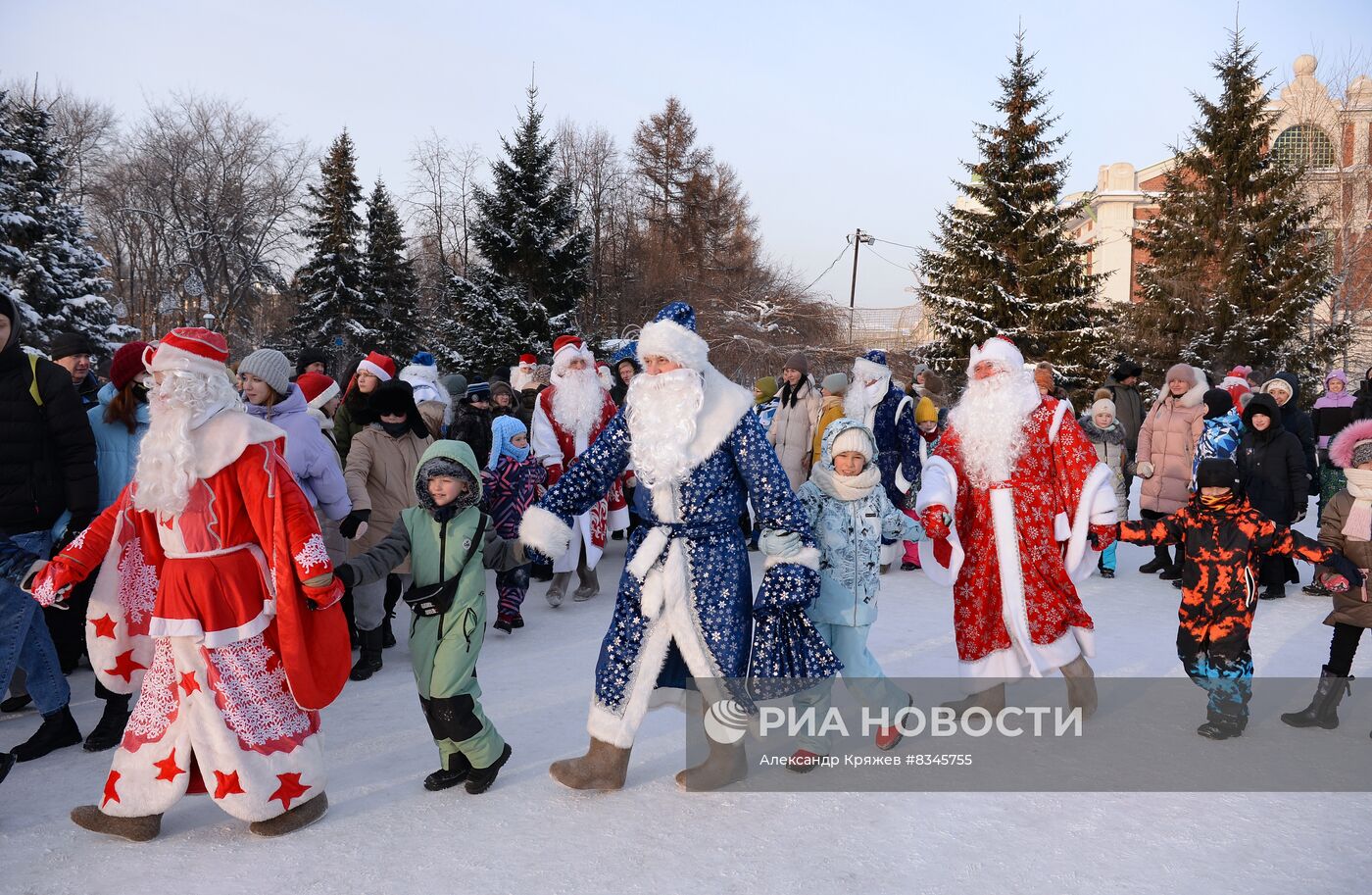 Второй день съезда Дедов Морозов в Новосибирске