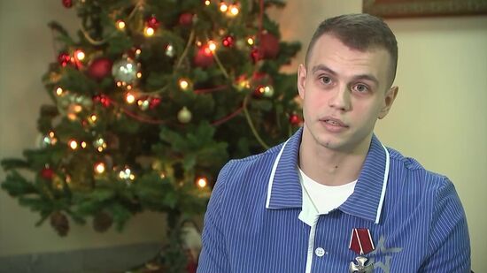 Участникам спецоперации, прошедшим переподготовку, вручены жилищные документы и госнаграды