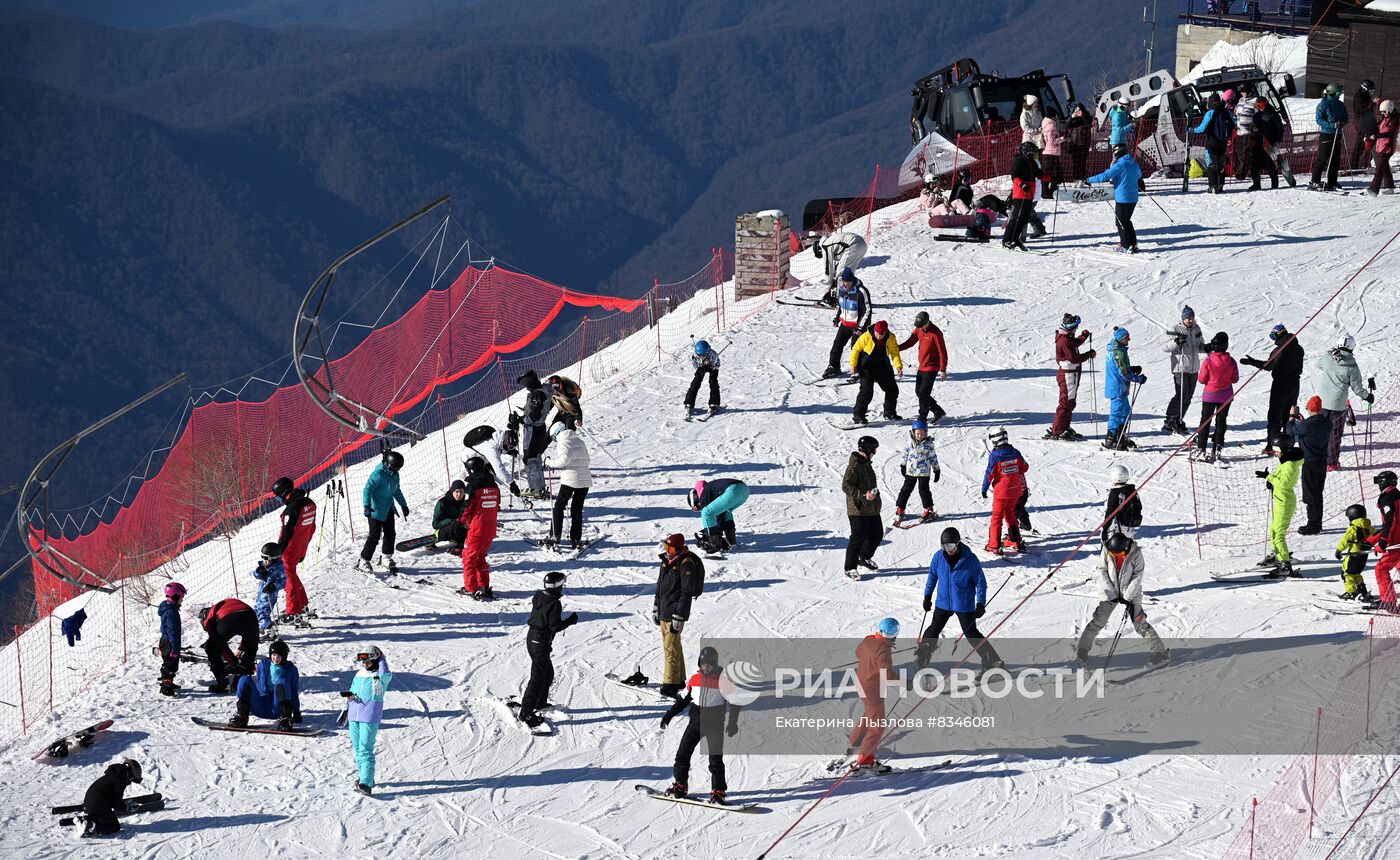 Открытие сезона катания на горнолыжном курорте "Красная поляна"