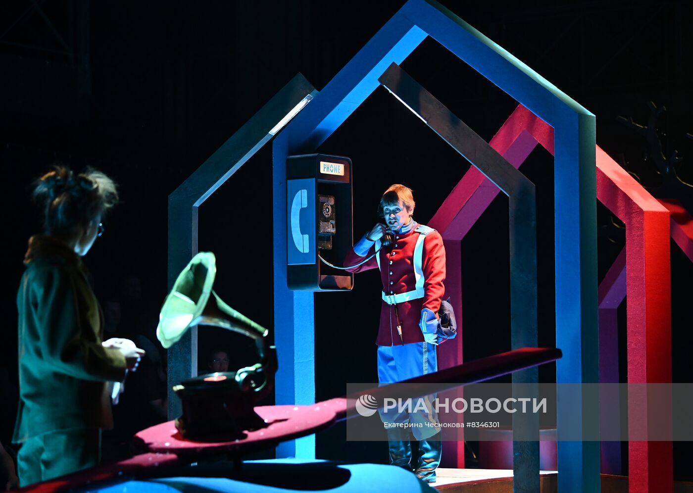 Спектакль "Огниво" в театре "Современник"