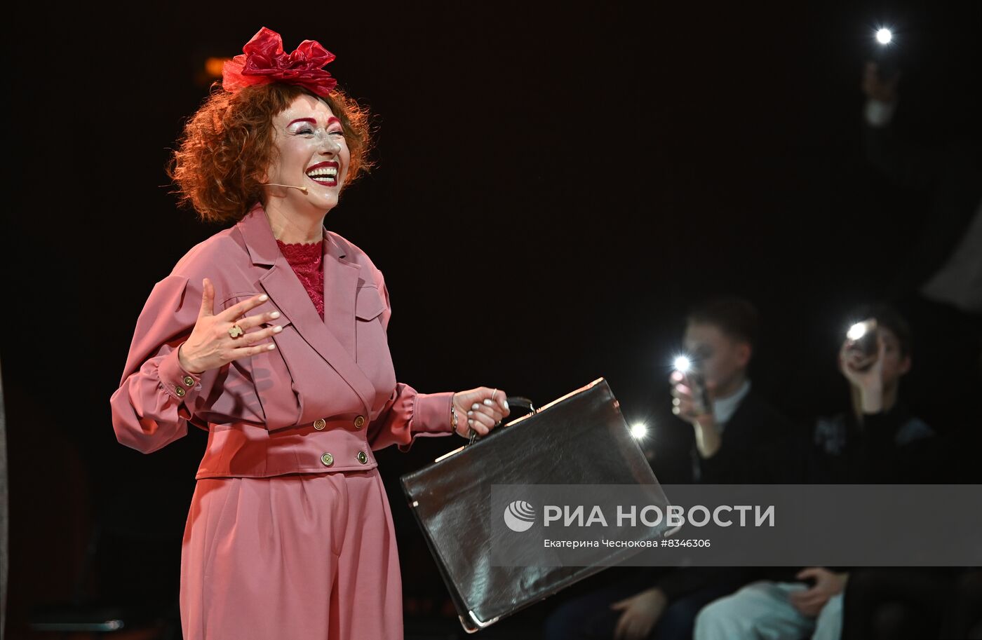 Спектакль "Огниво" в театре "Современник"