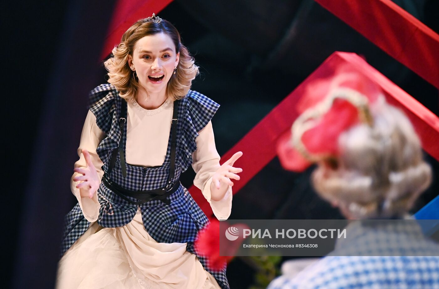 Спектакль "Огниво" в театре "Современник"