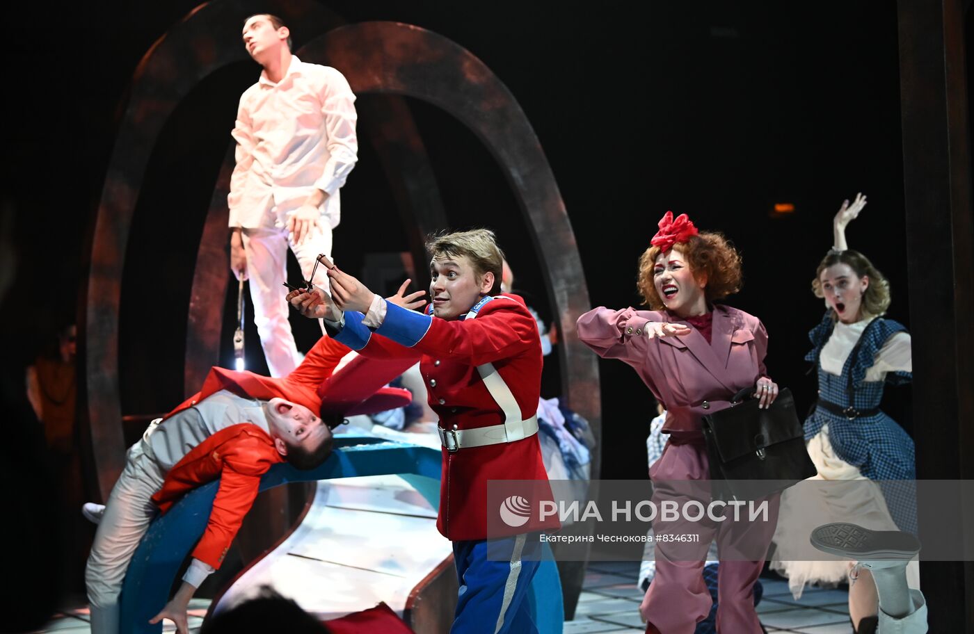 Спектакль "Огниво" в театре "Современник"