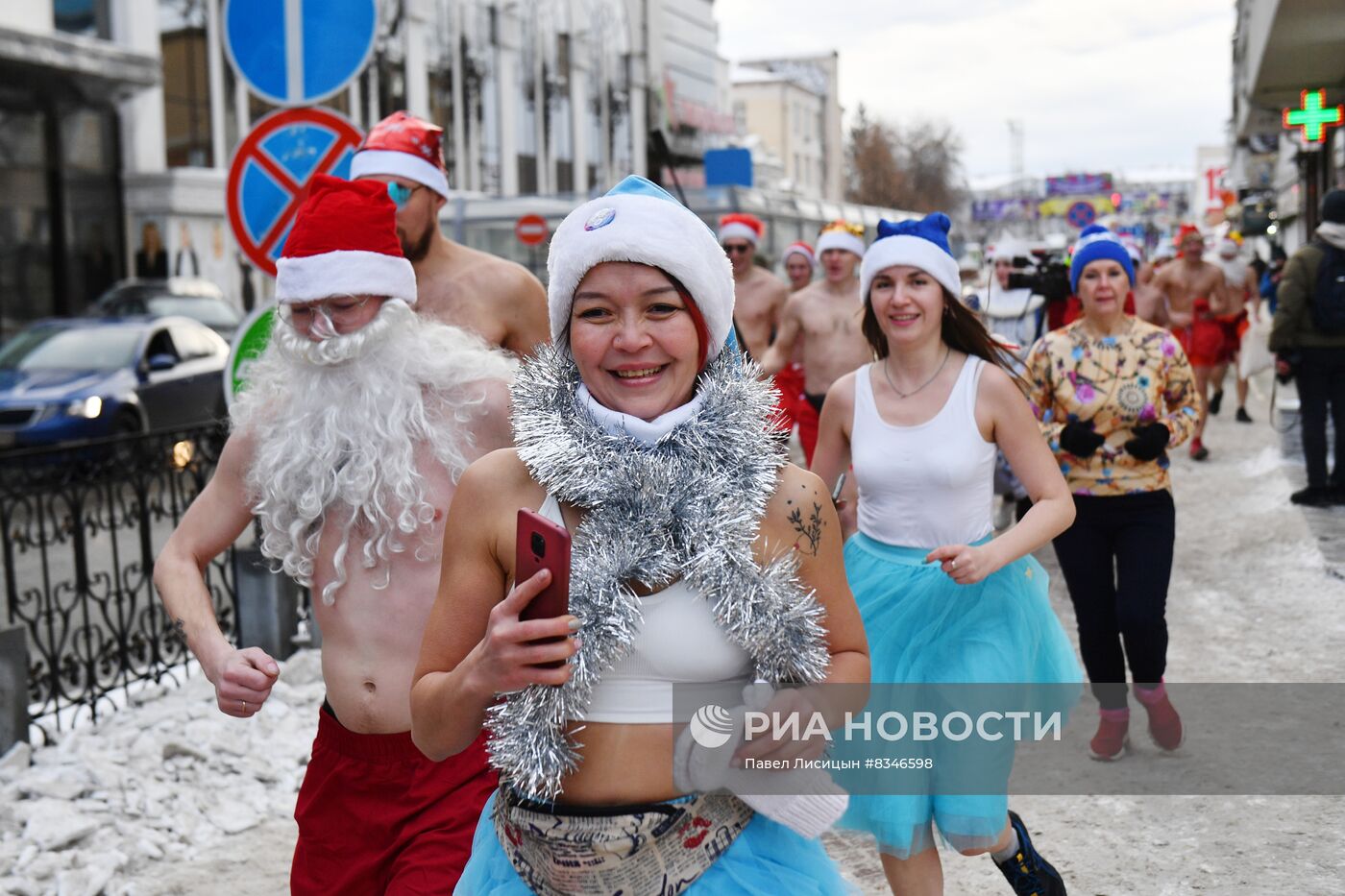 Забег Дедов Морозов и Снегурочек в Екатеринбурге