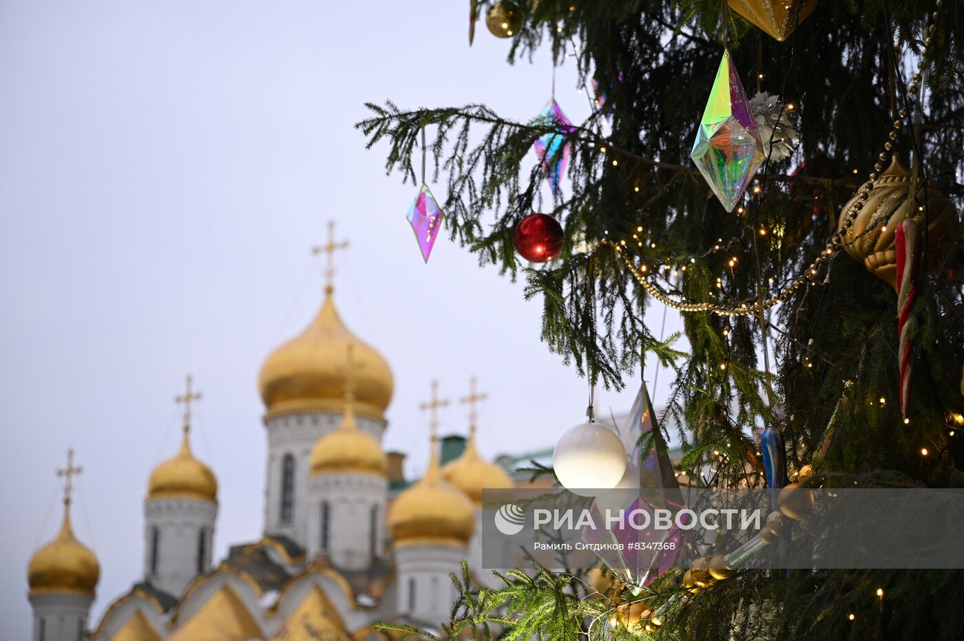 Новогодняя елка на Соборной площади Кремля 