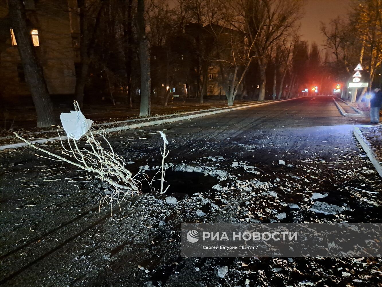 Последствия ночного обстрела Донецка