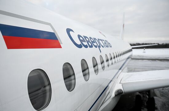 Первый регулярный авиарейс на вотчину Деда Мороза в Великом Устюге после реконструкции аэропорта