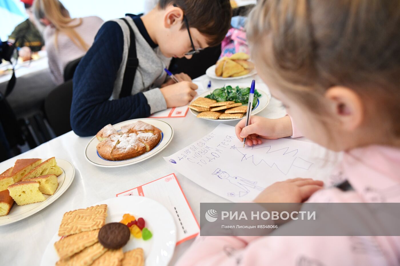 Новогодний утренник для детей участников СВО на военном аэродроме "Кольцово" 