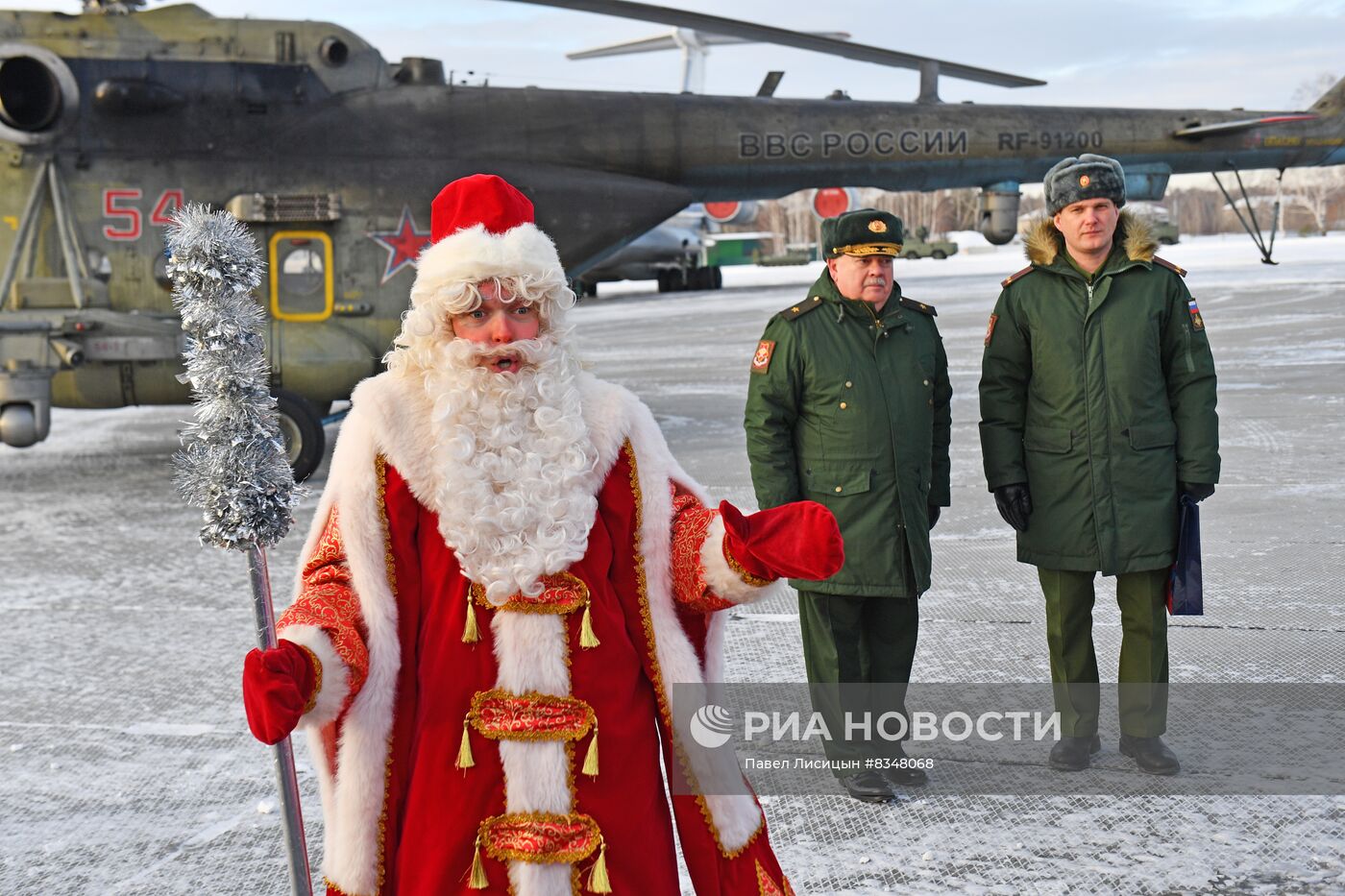 Новогодний утренник для детей участников СВО на военном аэродроме "Кольцово" 