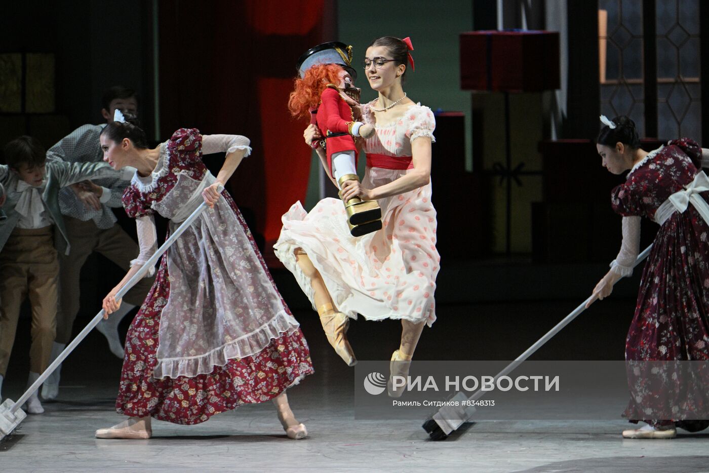Балет "Щелкунчик" в постановке хореографа Юрия Посохова