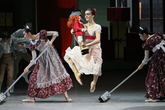 Балет "Щелкунчик" в постановке хореографа Юрия Посохова