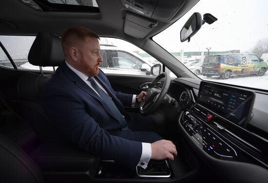 Первые автомобили "Москвич" поступили в розничную продажу