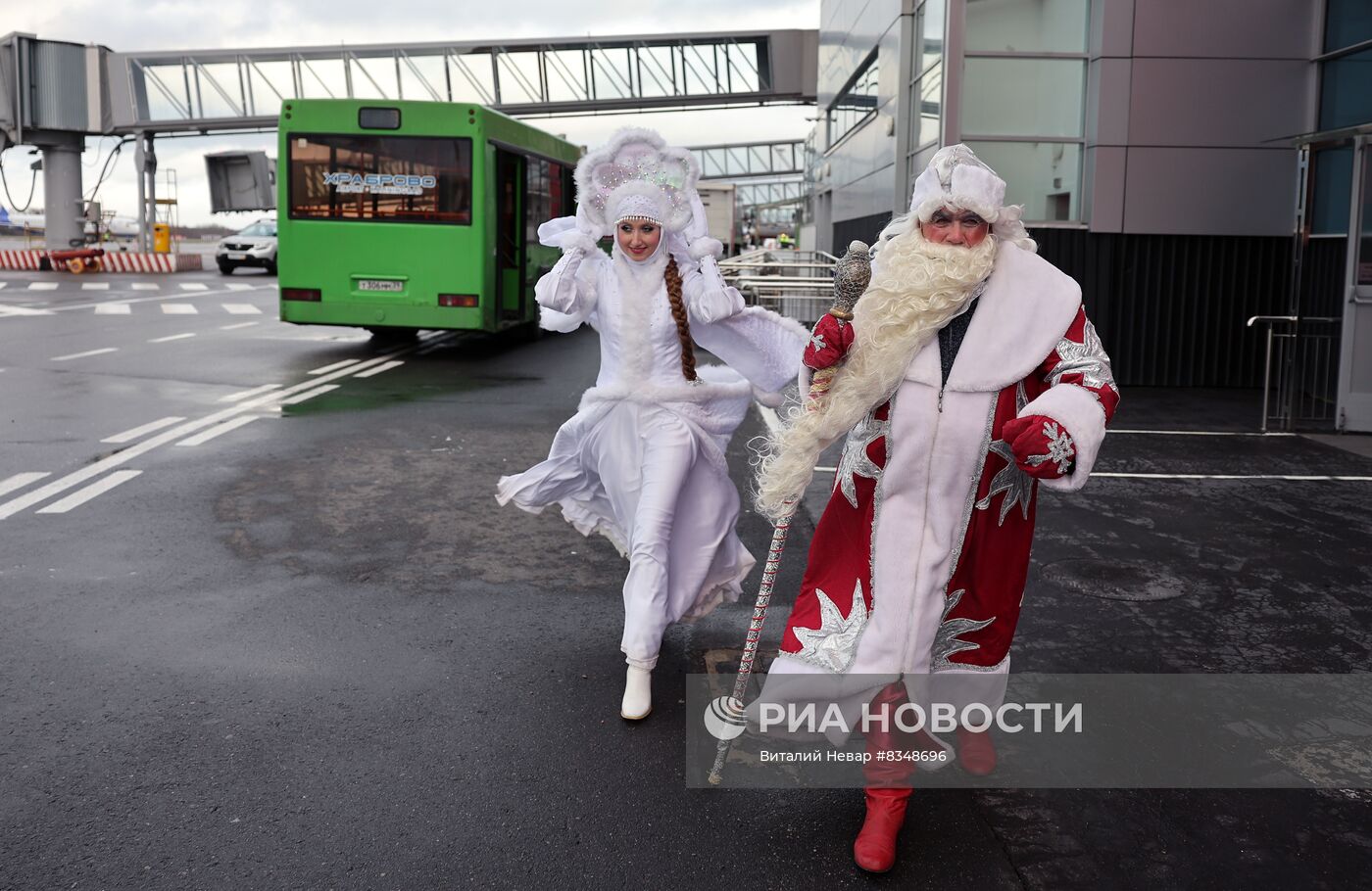 Прибытие Деда Мороза на самолете МС-21 в Калининград