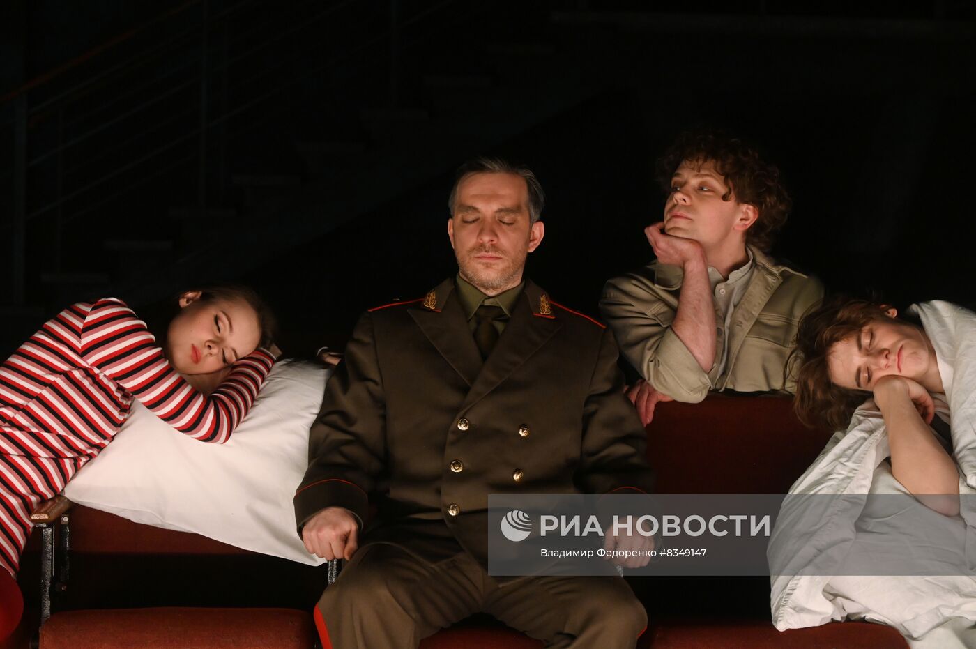 Спектакль "Генерал и его семья" в театре им. Е. Вахтангова