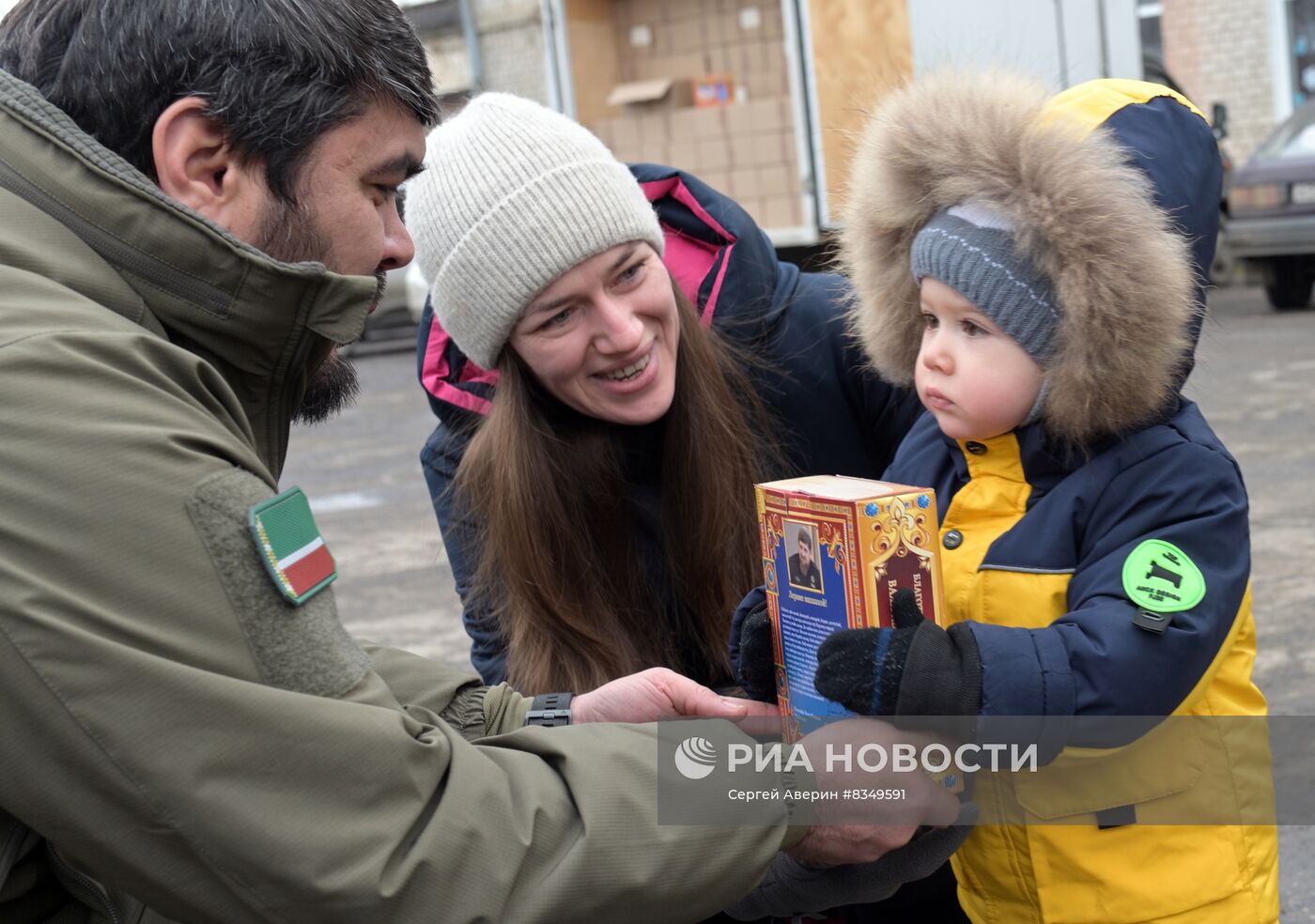Подарки от Р. Кадырова вручили детям в ДНР