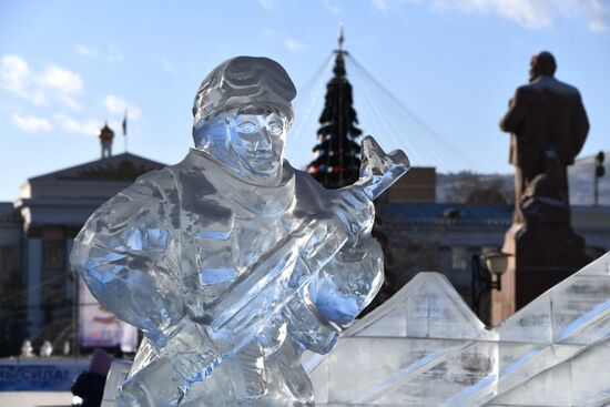 Ледяные фигуры солдат в Чите