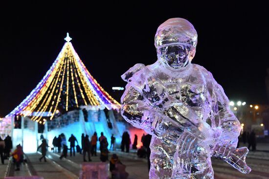 Ледяные фигуры солдат в Чите