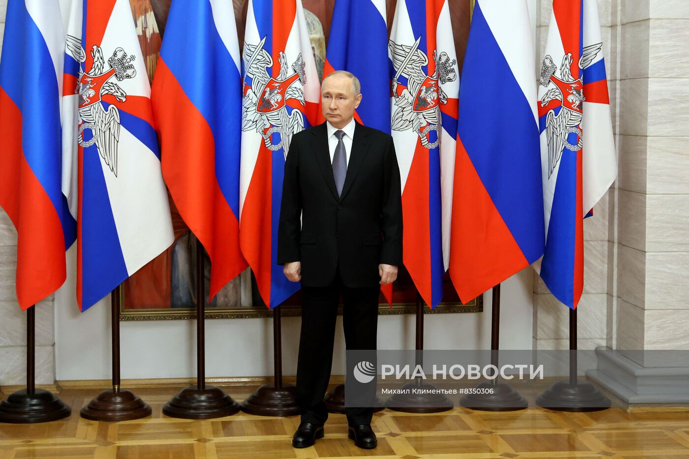 Президент РФ В. Путин посетил Южный военный округ