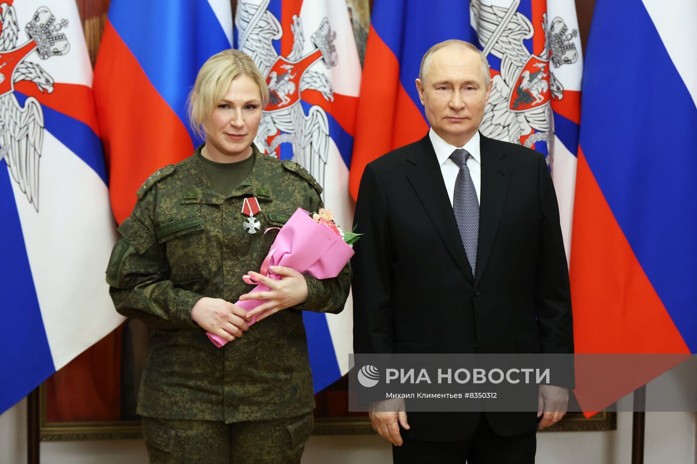 Президент РФ В. Путин посетил Южный военный округ