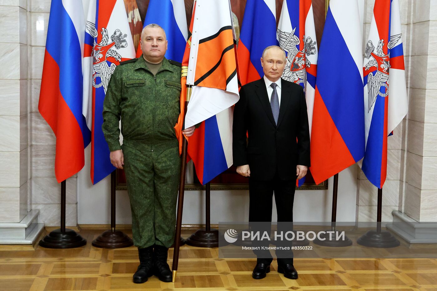 Президент РФ В. Путин посетил Южный военный округ