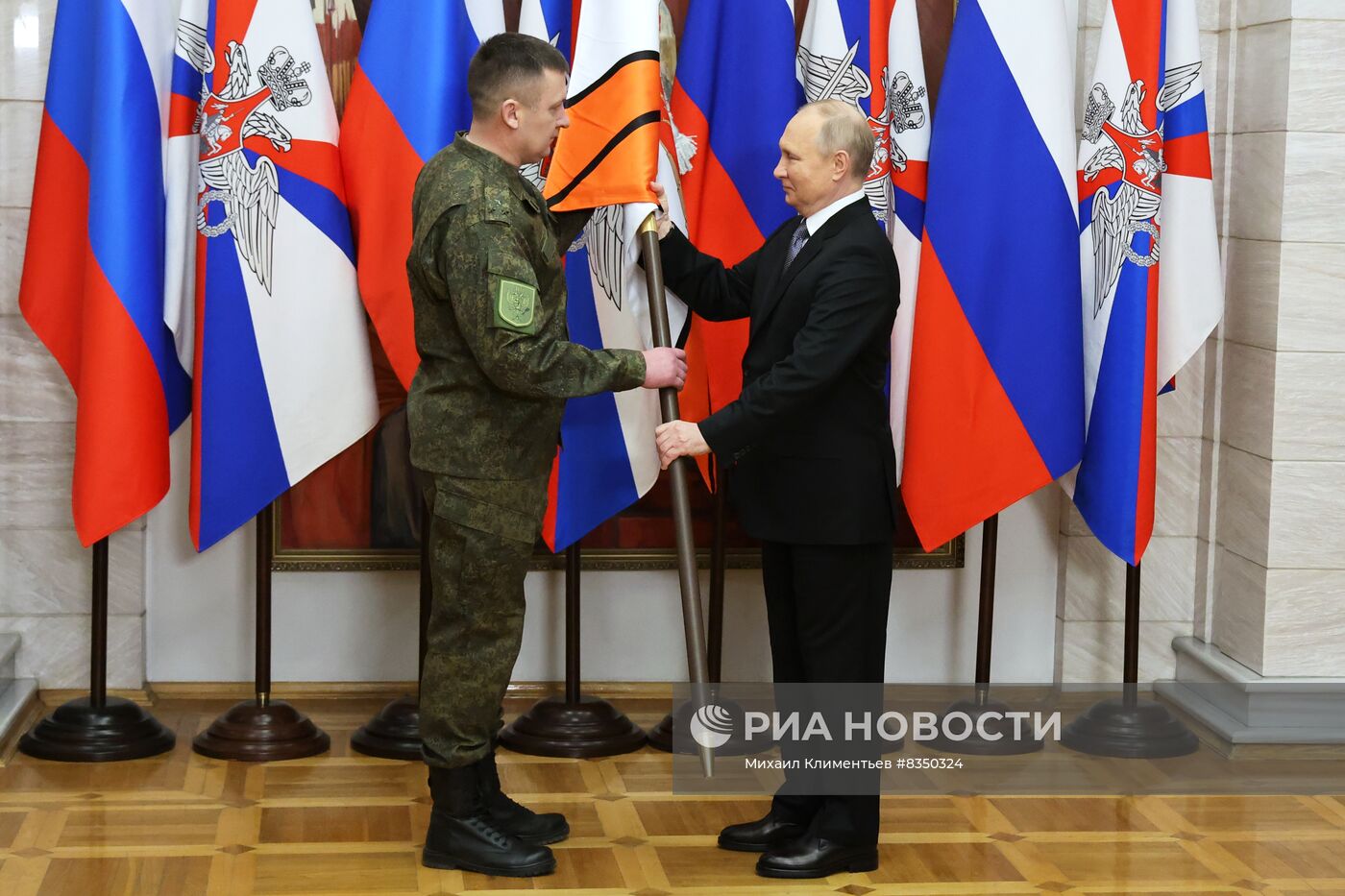 Президент РФ В. Путин посетил Южный военный округ