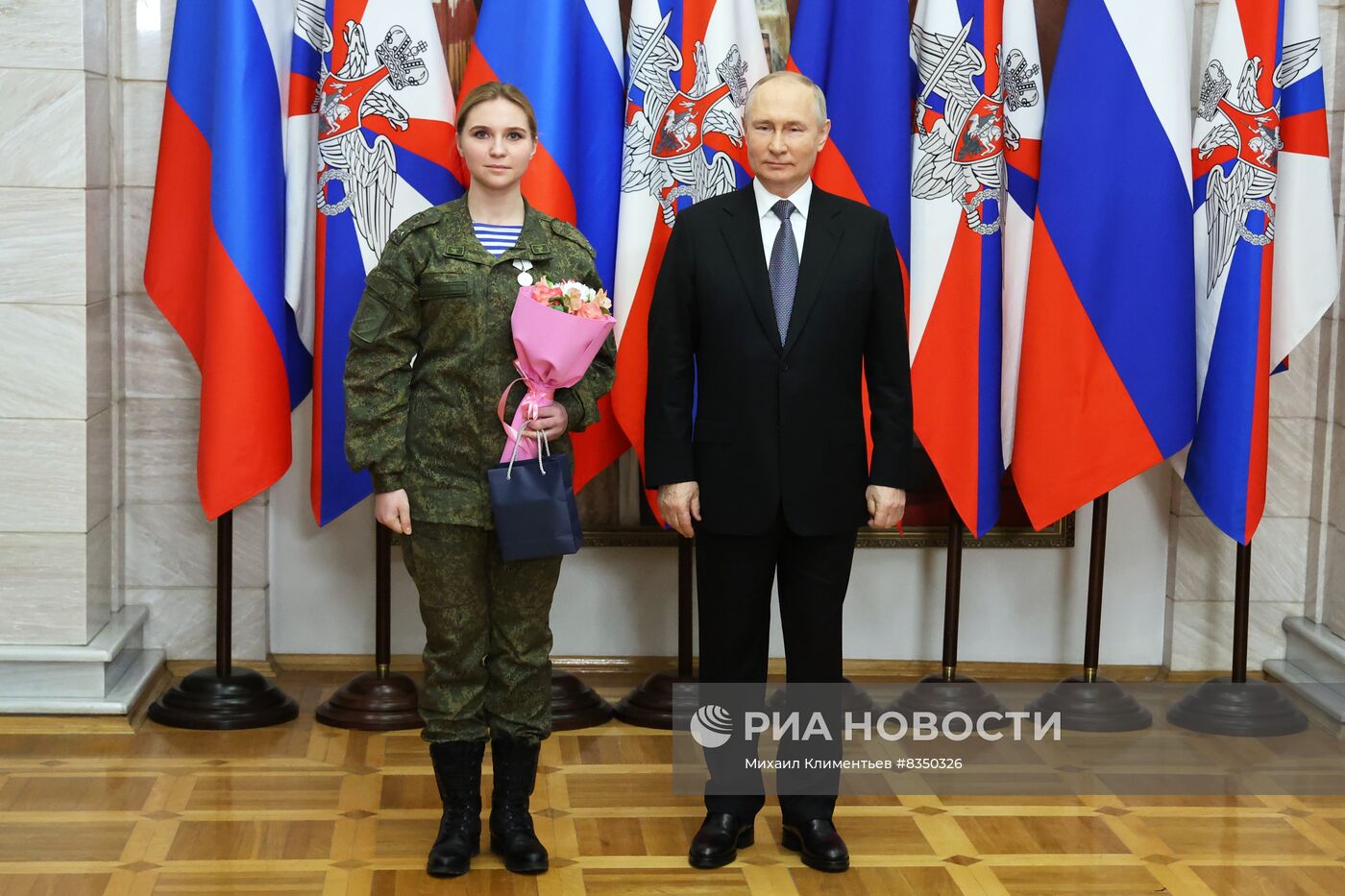 Президент РФ В. Путин посетил Южный военный округ