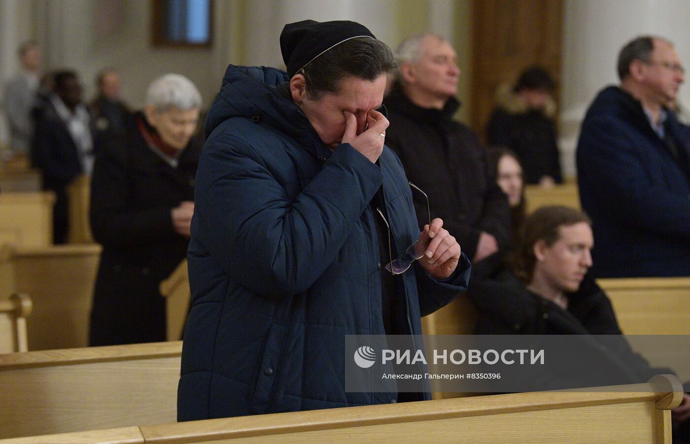 Заупокойная месса по Папе Римскому Бенедикту XVI в Петербурге