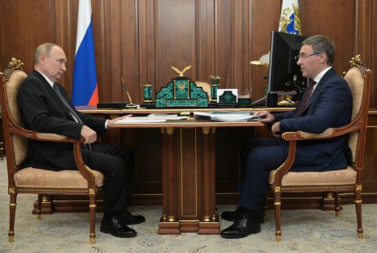 Президент РФ В. Путин встретился с министром науки и высшего образования РФ В. Фальковым