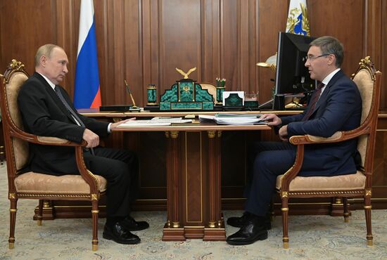 Президент РФ В. Путин встретился с министром науки и высшего образования РФ В. Фальковым