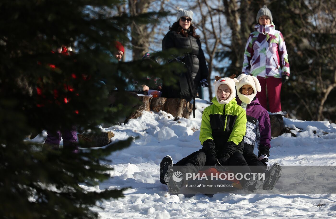 Зимний отдых туристов в горной Адыгее