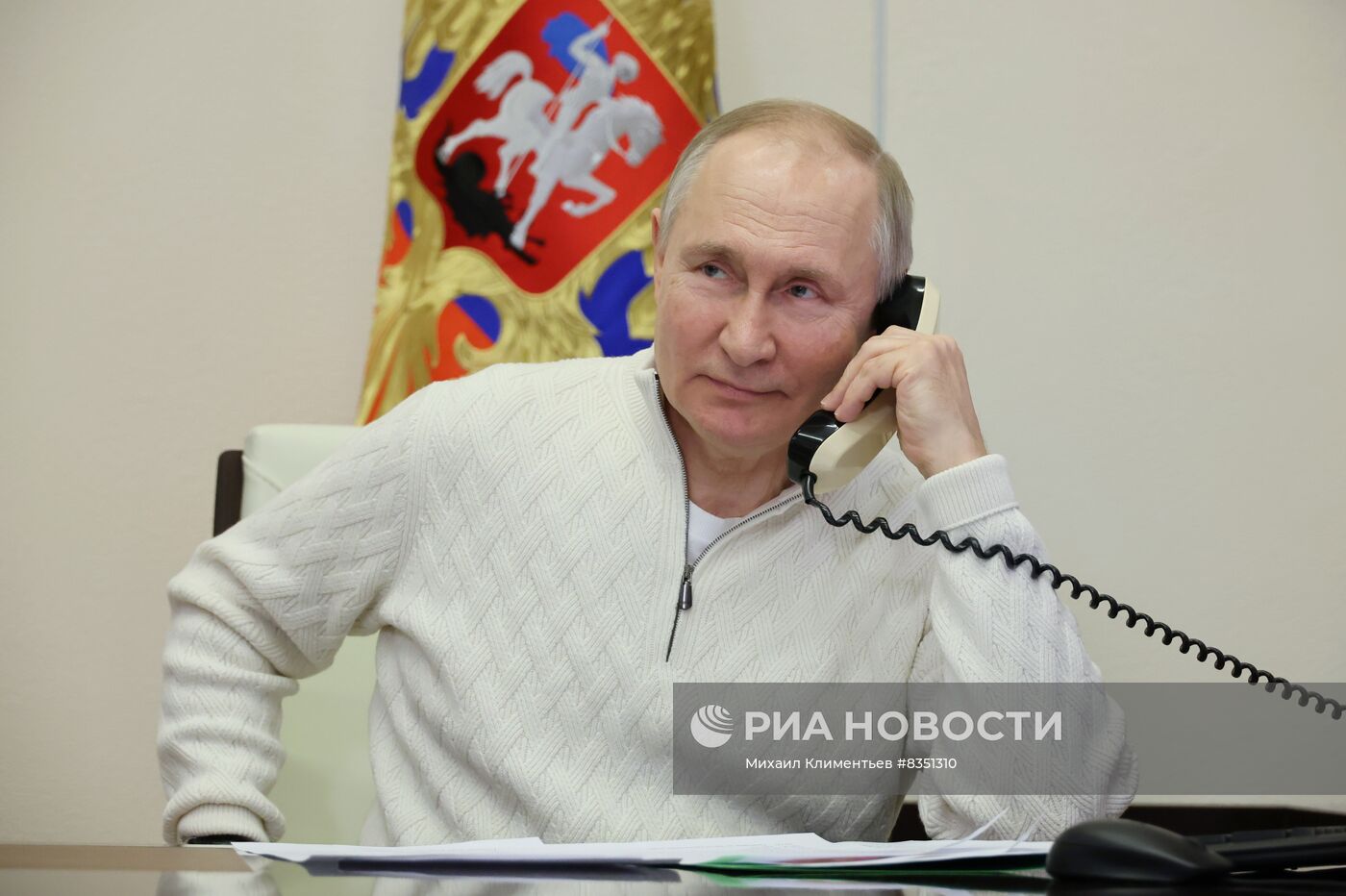 Президент РФ В. Путин поговорил по телефону с Давидом Шмелевым