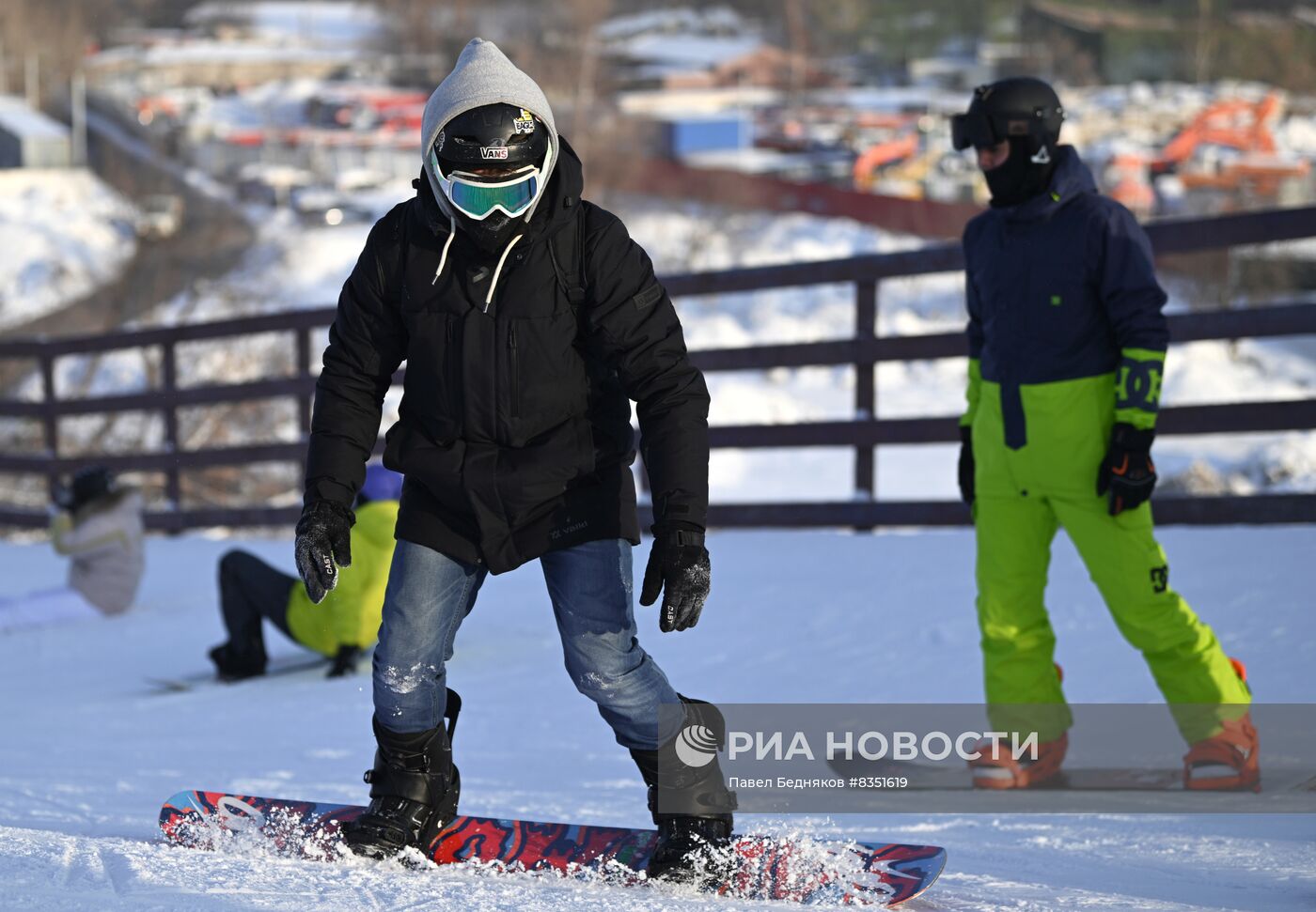 Отдых горожан в спортивном комплексе "Кант" 