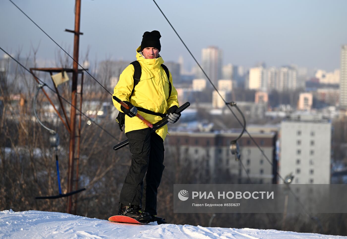 Отдых горожан в спортивном комплексе "Кант" 