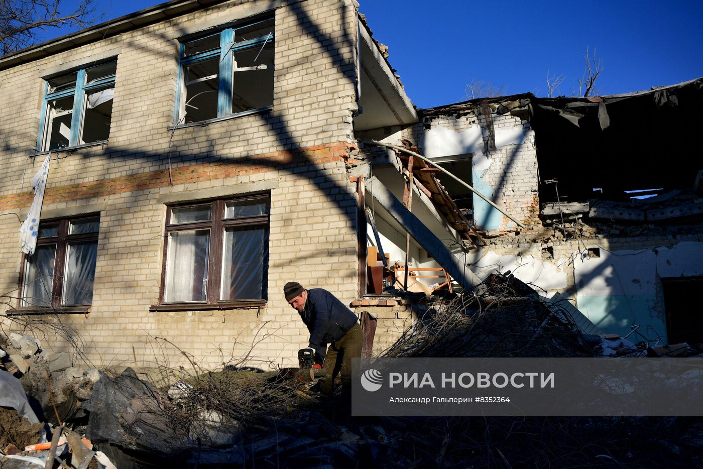 ВСУ нанесли удар по гражданским объектам в г. Токмак