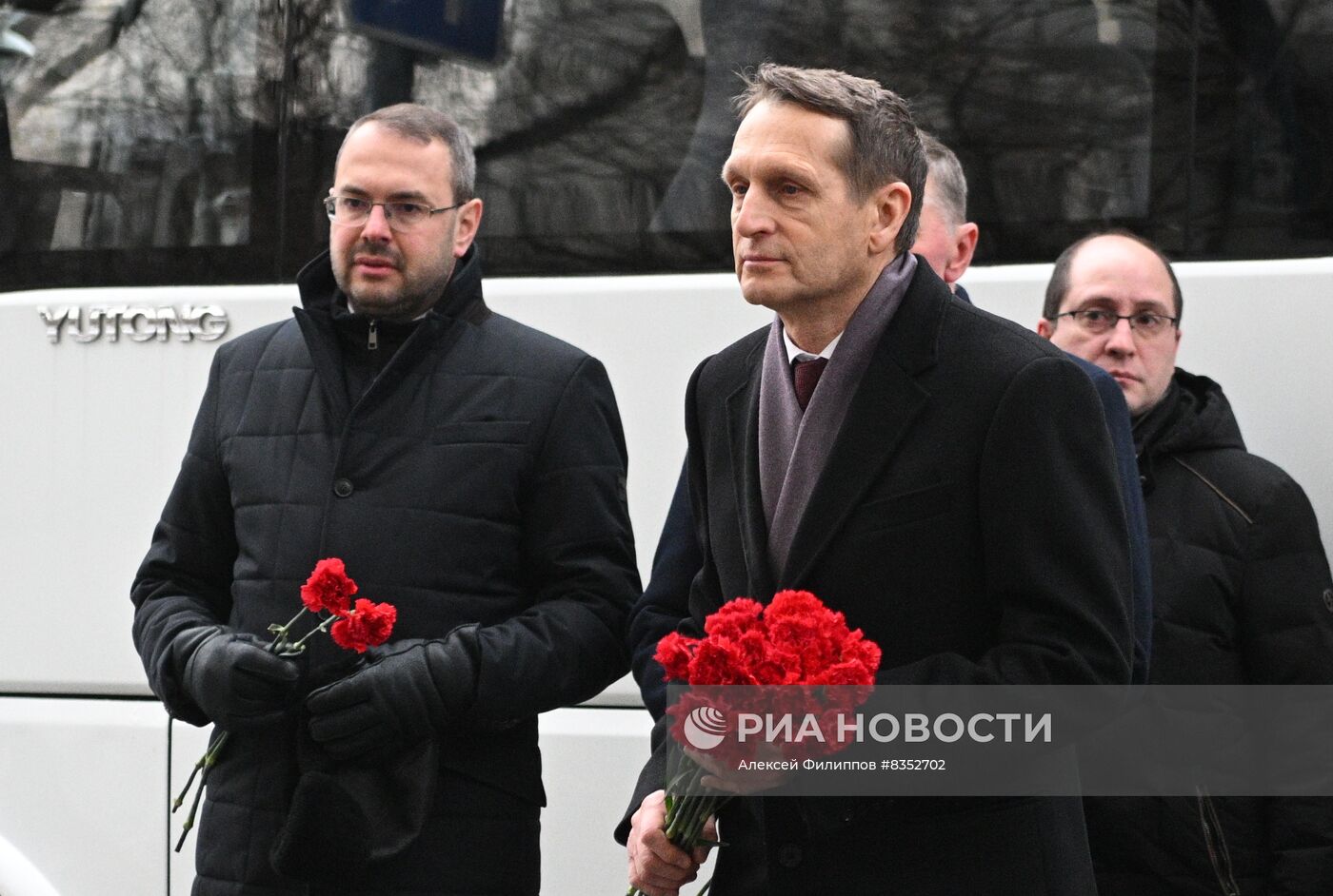 Церемония открытия мемориальной доски советским разведчикам Моррису и Леонтине Коэн
