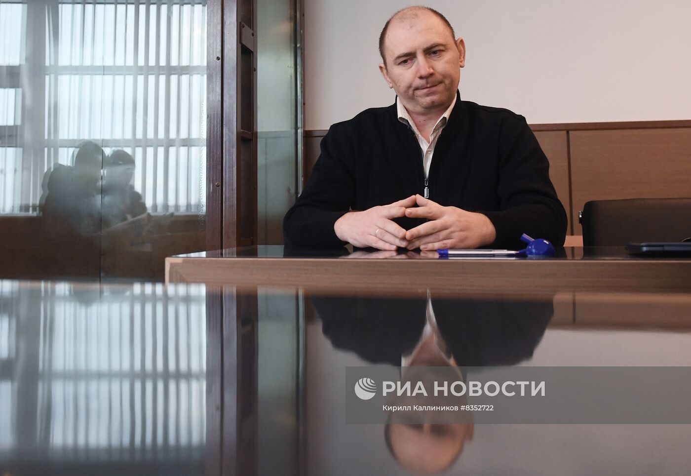 Заседание суда по делу А. Котова, обвиняемого в отравлении семьи арбузами