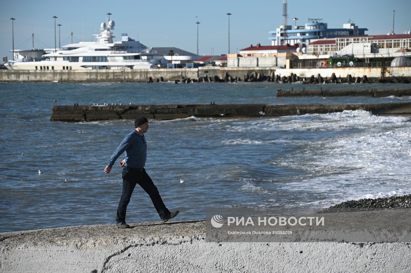 Зимние пляжи открылись в Сочи