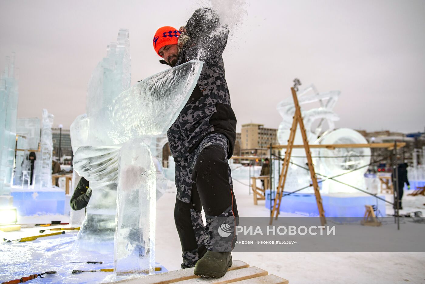 Финал всероссийского турнира ледовых скульптур к 300-летию Перми