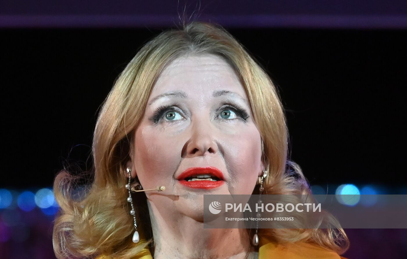 Праздничный вечер "Староновогодний кабачок" в театре Сатиры