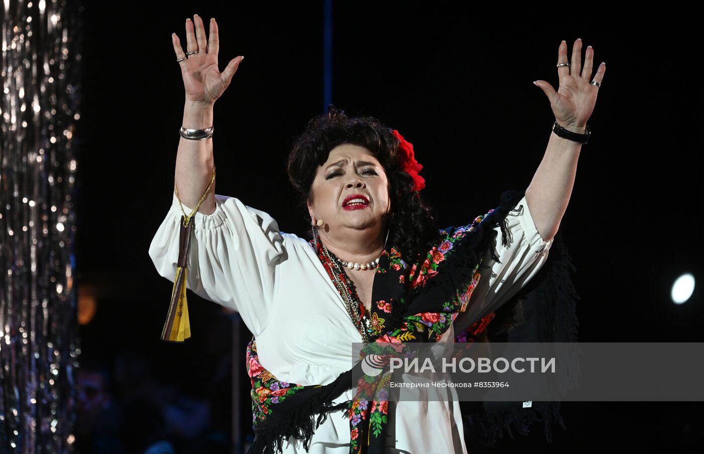 Праздничный вечер "Староновогодний кабачок" в театре Сатиры