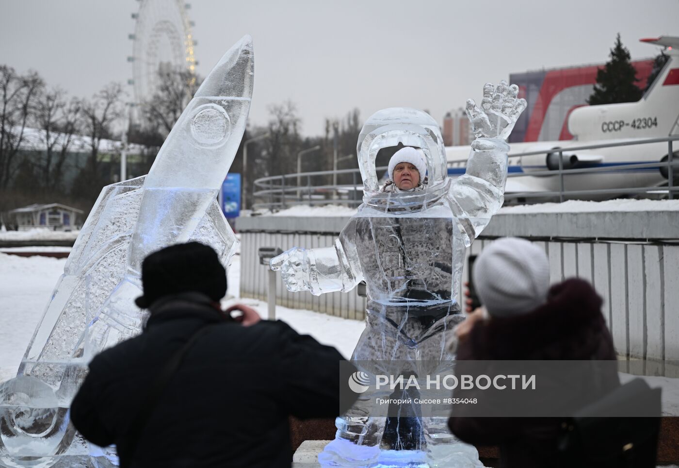 Ледяные скульптуры появились на ВДНХ