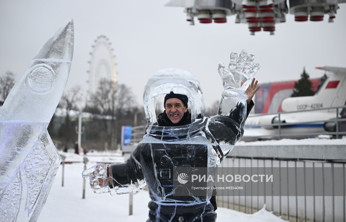 Ледяные скульптуры появились на ВДНХ